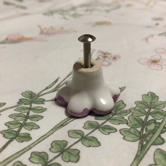 Richelieu Purple Ceramic Flower Drawer Door Knobs - Picture 4 of 6